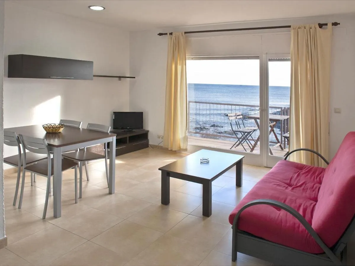 Apartamento Luminoso En 1ª Linea De Mar Con Terraza Y Vistas, Cerca De Playas Y Comercios. - Es-228-36 Llanca Spain