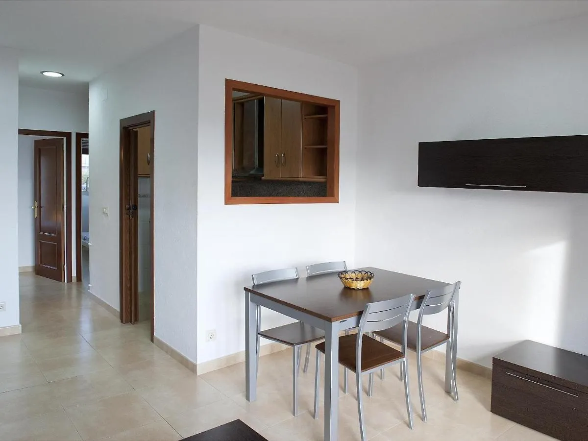 Apartamento Luminoso En 1ª Linea De Mar Con Terraza Y Vistas, Cerca De Playas Y Comercios. - Es-228-36 Llanca