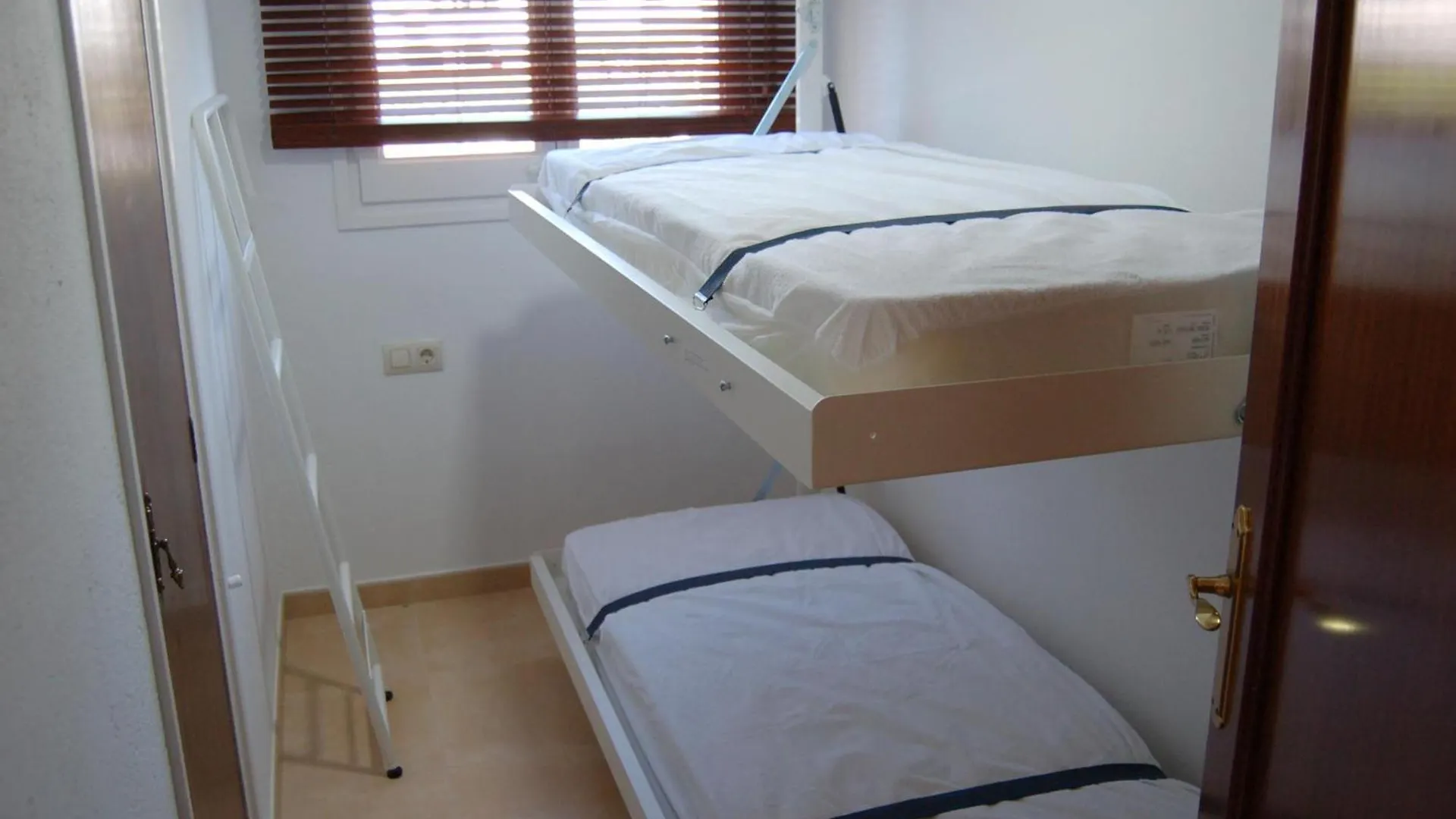Apartment Apartamento Luminoso En 1ª Linea De Mar Con Terraza Y Vistas, Cerca De Playas Y Comercios. - Es-228-36 Llanca